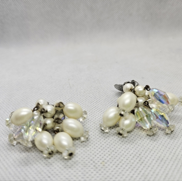 Vintage Laguna Clip On Earrings - Picture 4 of 6